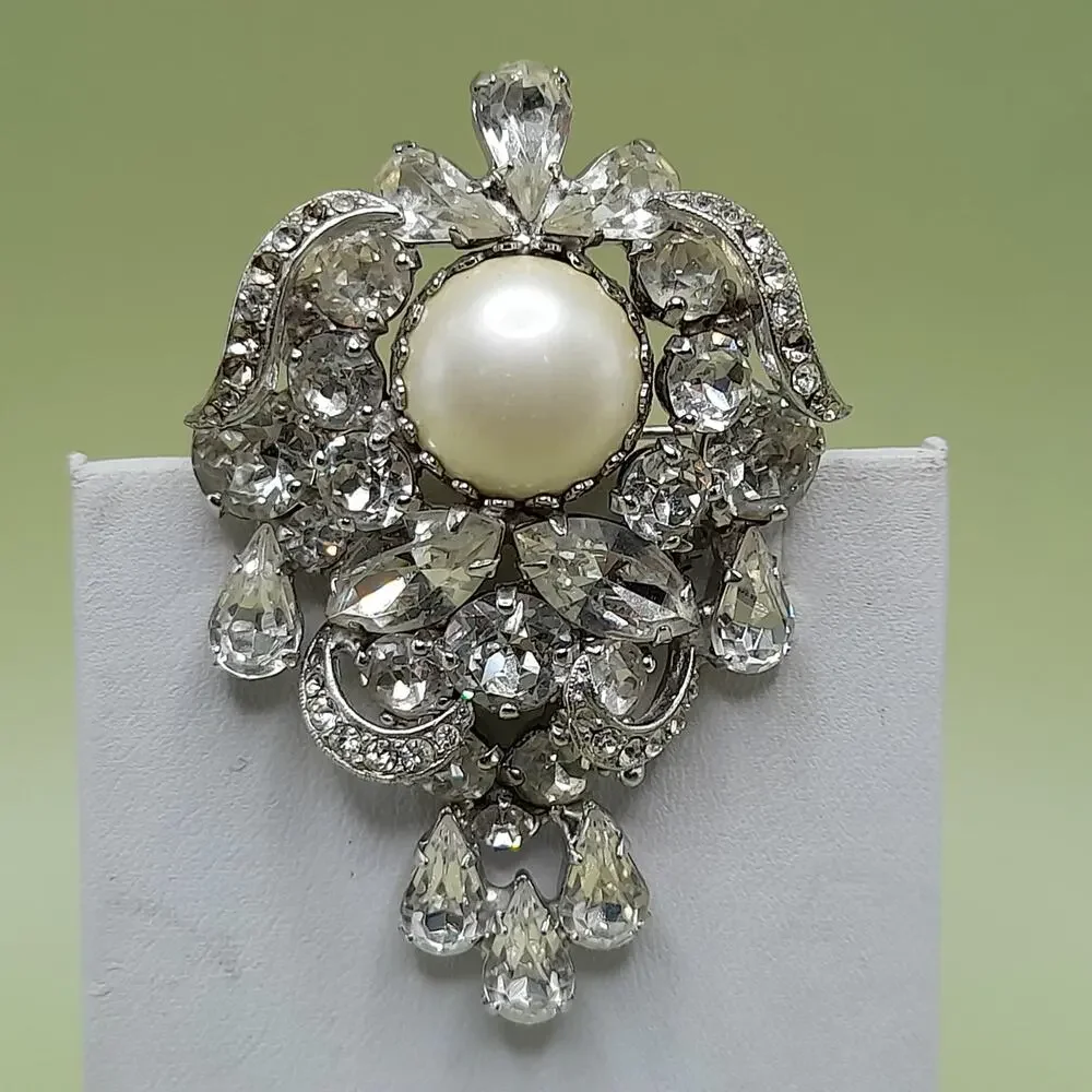 Vintage Weiss Pearl Rhinestone Brooch Rhodium Ribbon Pin 1960s